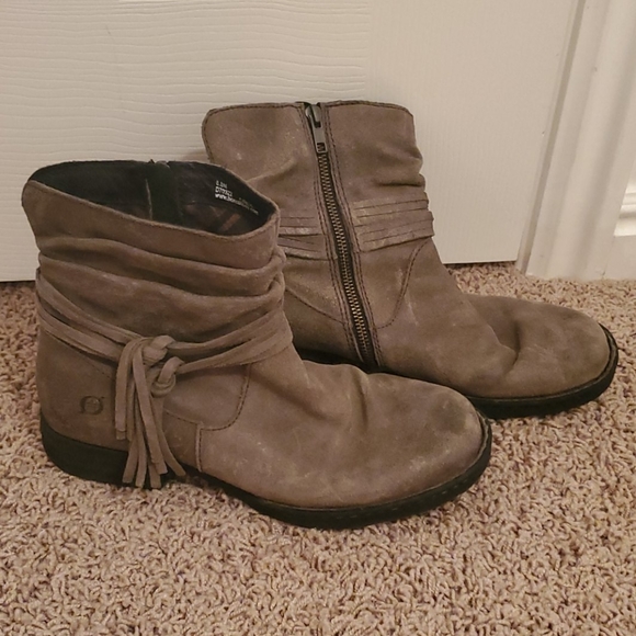 born cross boots taupe